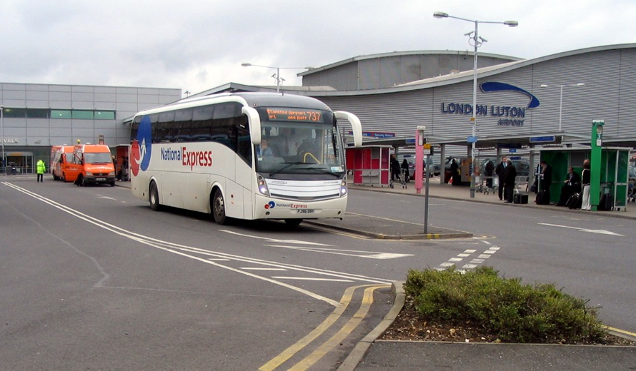 Getting to London Luton Airport By Coach & Bus - 1ST Airport Taxis